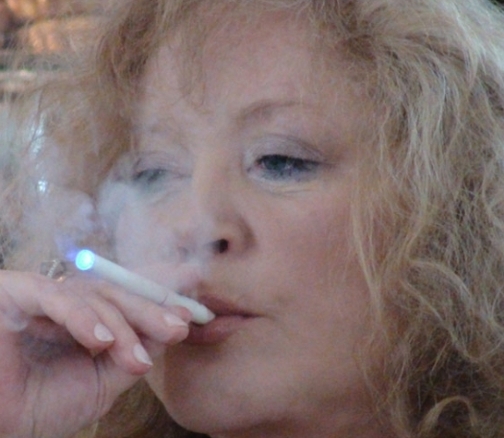 Cигареты без никотина, электронные сигареты опасны? и где купить электро сигареты понс и intellicig.